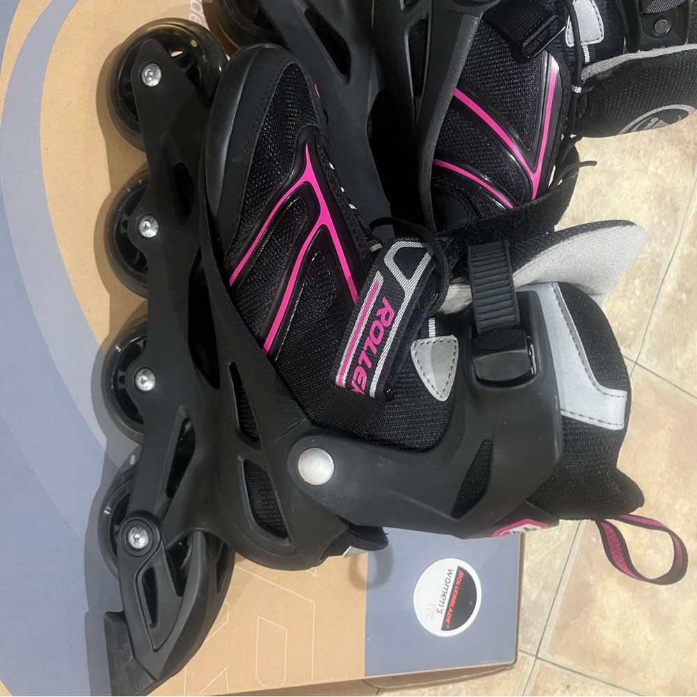 Women's Black and Pink Rollerblades - Picture 2 of 12